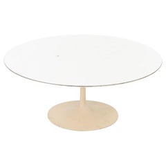 1974 Eero Saarinen für Knoll 36 Zoll Runder Couchtisch aus weißem Laminat