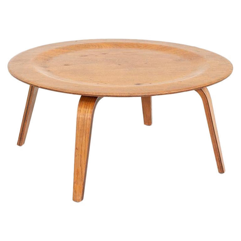 1946 Eames Evans Herman Miller CTW Runder Wood Coffee Table in Calico Ash