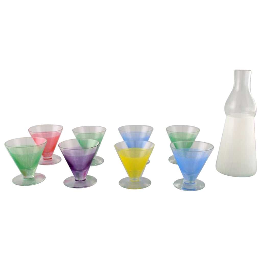 Bengt Orup, Johansfors. "Partito",  8 bicchieri da cocktail colorati con decanter