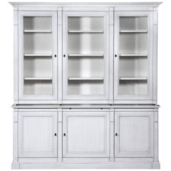 Bibliothèque de style Directoire française en chêne massif teinté blanc, gris perle et laqué