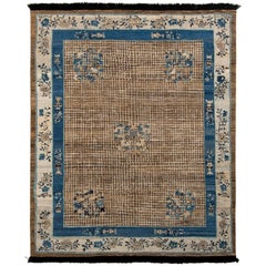 Rug & Kilim's chinesischer Art-Deco-Teppich in Beige-Braun und blauem Medaillon-Stil