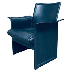Fauteuil KORIUM KM1 en cuir au design postmoderne de Tito Agnoli pour Matteo Grassi