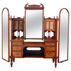 Exceptionnelle grande coiffeuse gothique anglaise victorienne en ronce de noyer