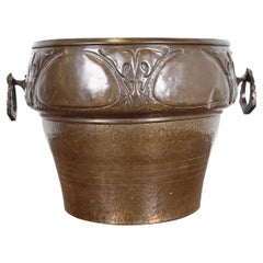 Jardinera grande de latón martillado Roycroft Arts & Crafts, Circa 1910