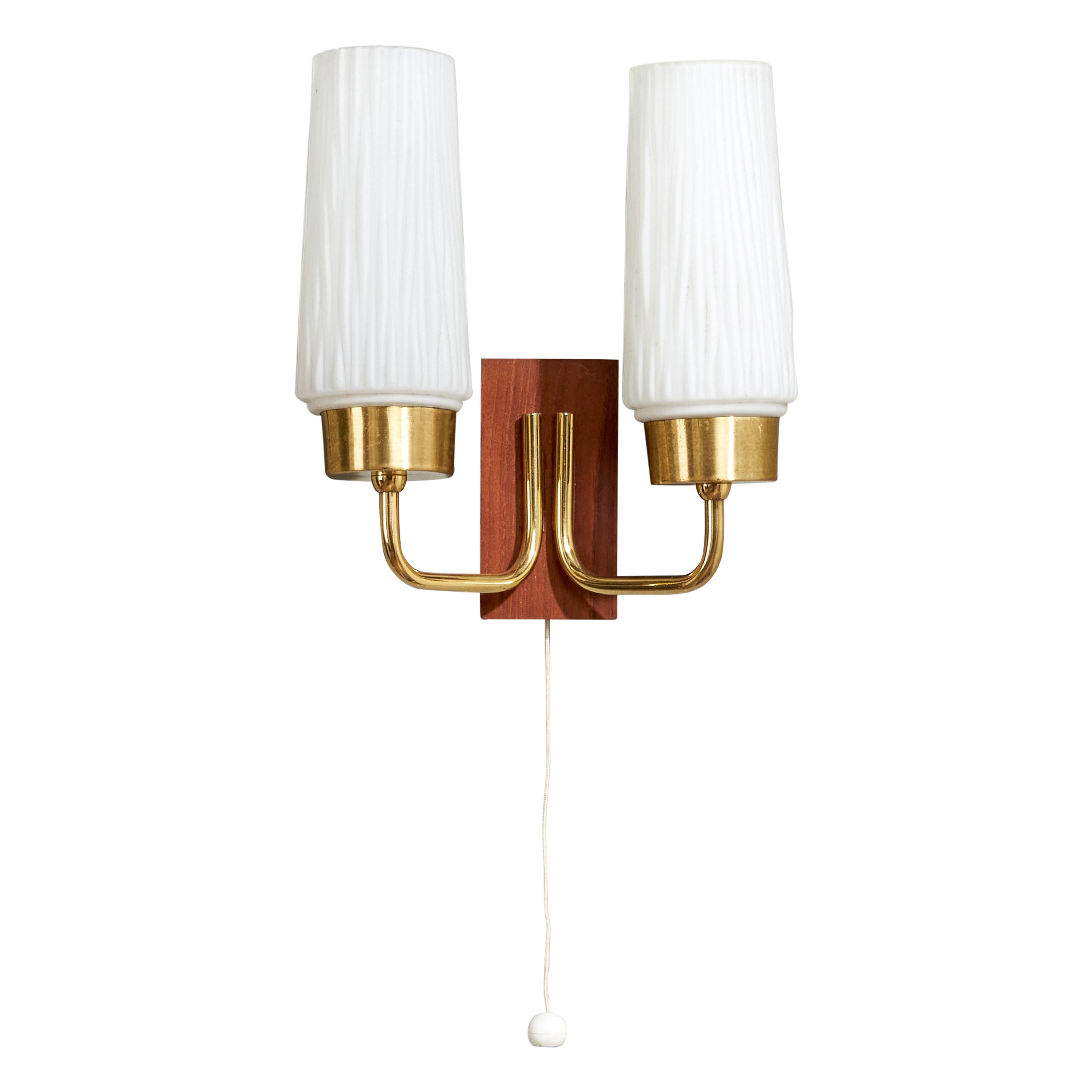Schwedische Designerin, Wandleuchte, Messing, Glas, Teakholz, Schweden, 1950er Jahre im Angebot