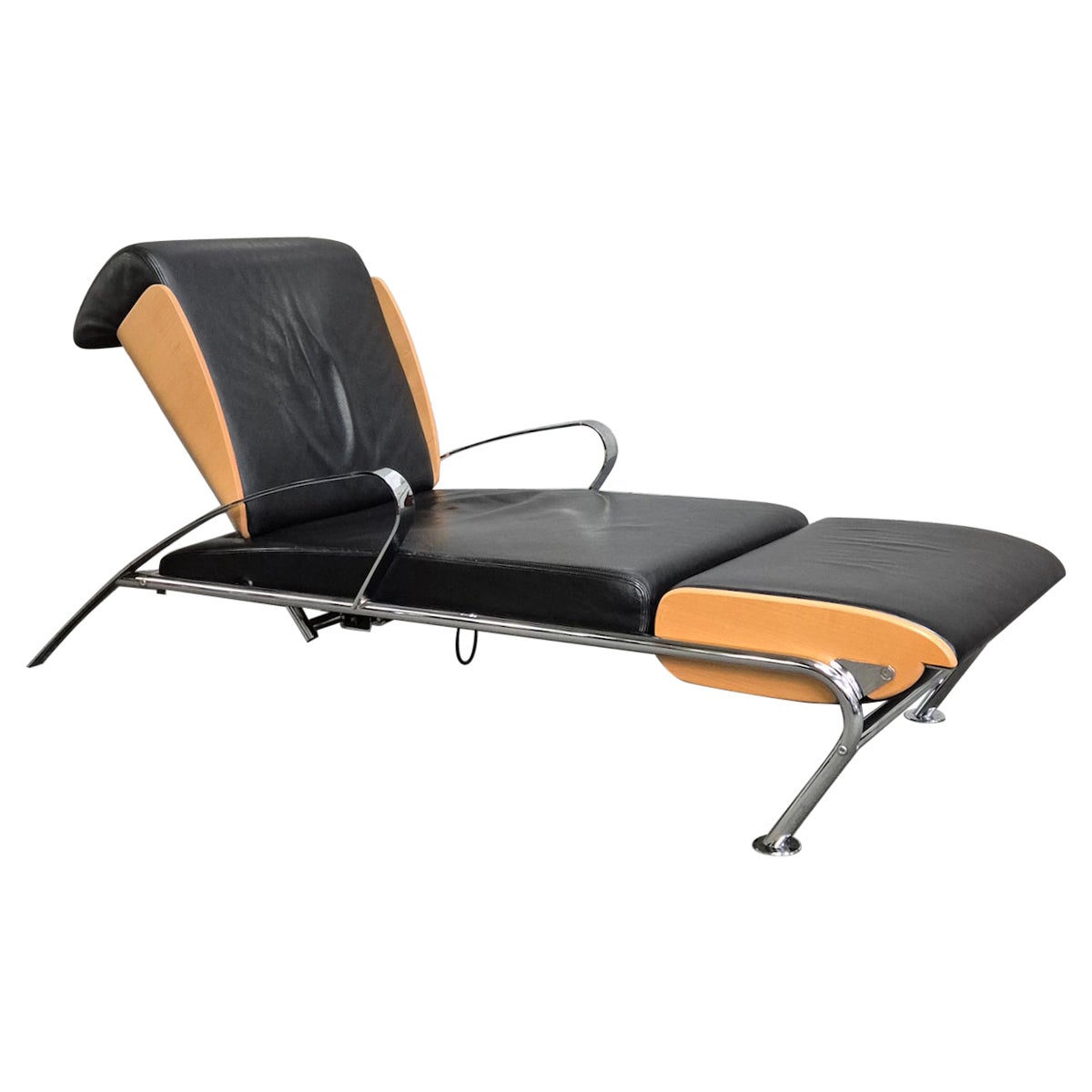 Black leather Lounge chair FUTURO 3 by MASSIMO IOSA GHINI for MOROSO - 1980's For Sale