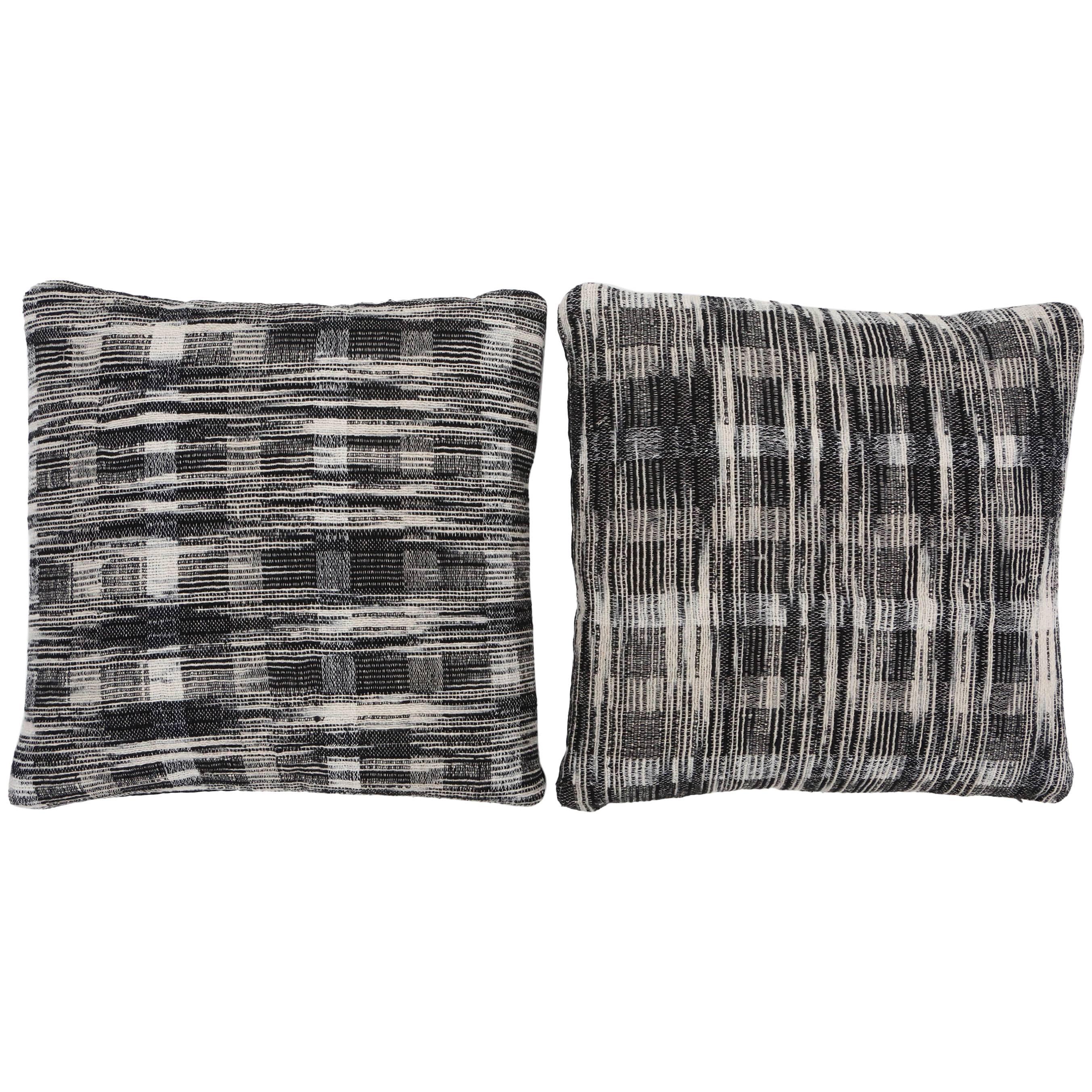 Indian Hand Woven Pillow.  Black and White.  Linen and Silk.   For Sale
