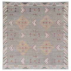 Grand tapis carré moderne du Turkestan oriental Khotan