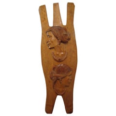 Filipinas Igorot Escudo de Cazador con Cabeza de Madera Tallada
