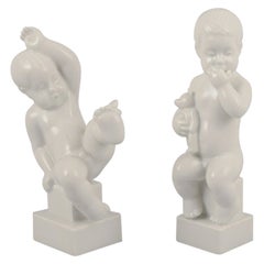 Bing y Grondahl. Dos figuritas de porcelana de niños pequeños. Cristal blanco