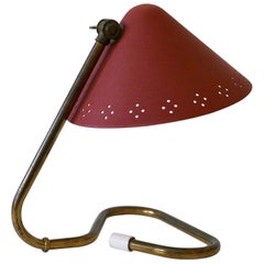 Graziosa lampada da tavolo in ottone del Mid Century di Erik Wärnå per Gnosjö Svezia 1950