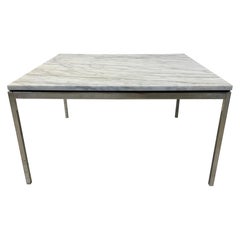 Mesa baja cuadrada Florence Knoll para Studio A de Knoll