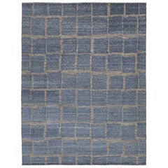 Blauer moderner Wollteppich im marokkanischen Stil mit abstraktem Design von Apadana