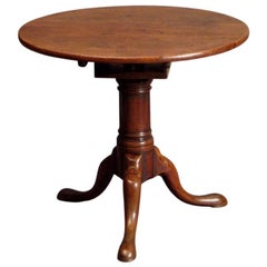 Tavolo a treppiede in mogano con piano girevole, 1750 circa