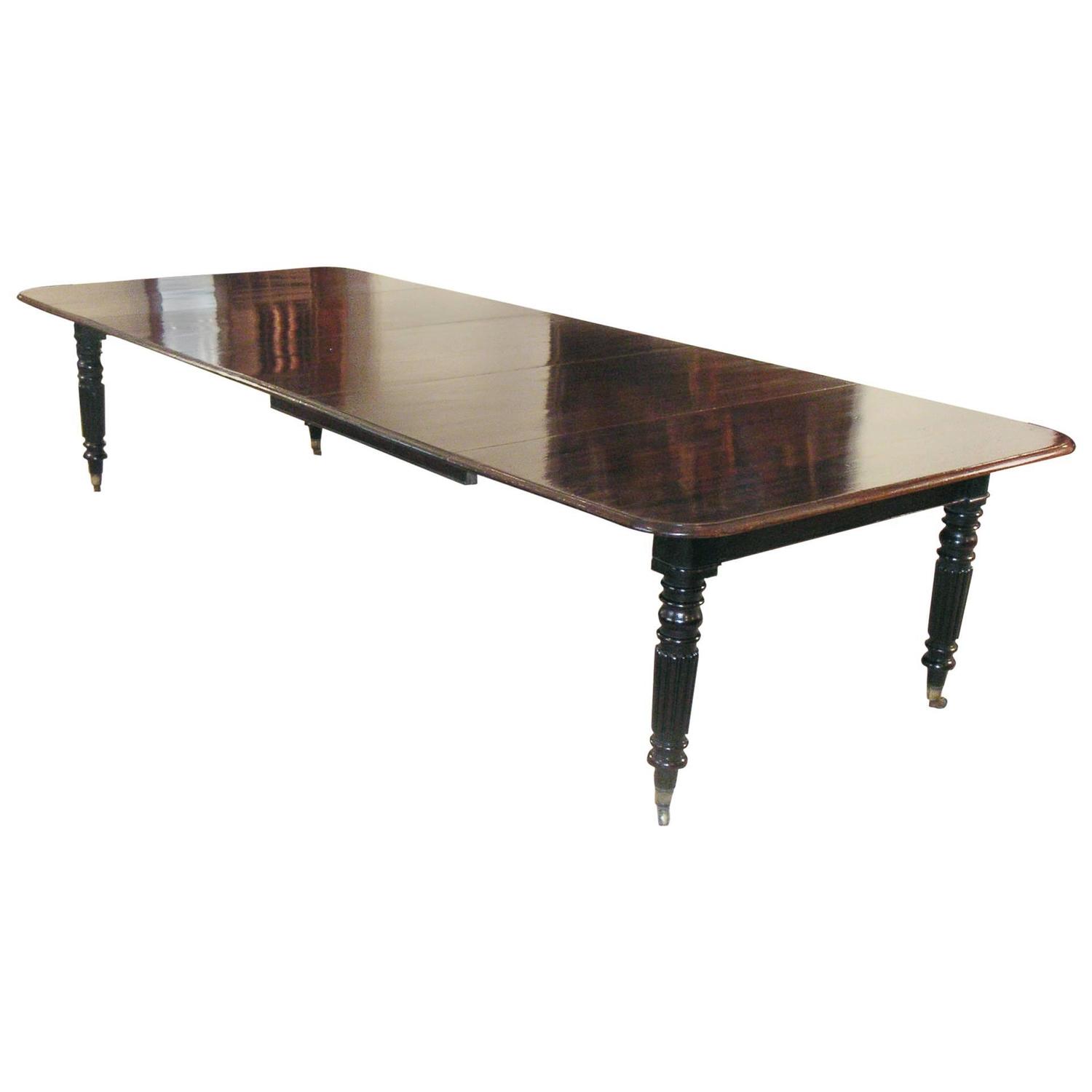 Mahogany Extending Dining Table to Seat 1014 For Sale at 
