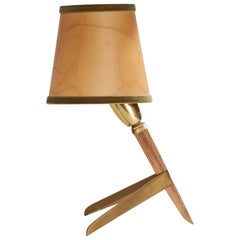 Rupert Nikoll, Lampada da tavolo, noce, ottone. Pergamena, Austria, anni '50