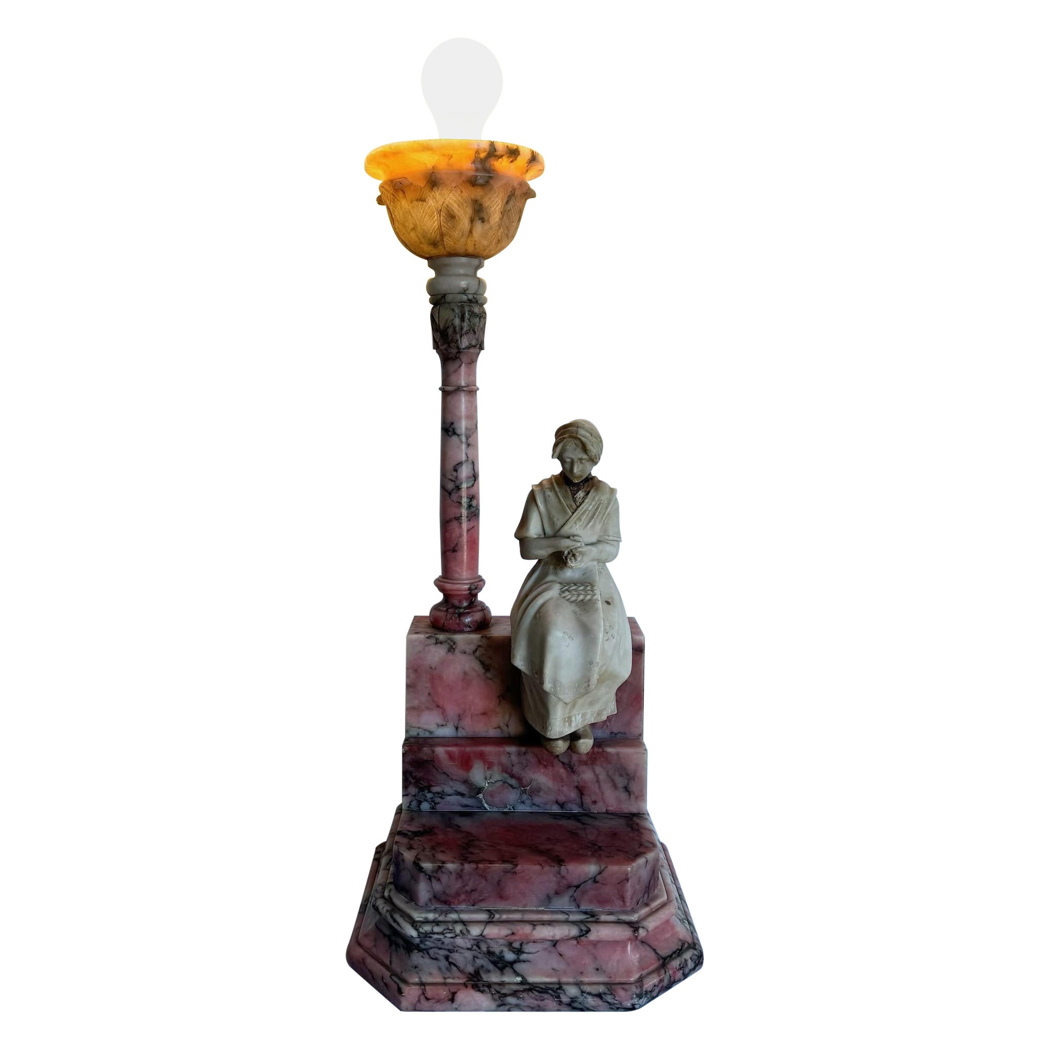 Antica lampada da tavolo italiana intagliata in alabastro rosa e bianco e marmo