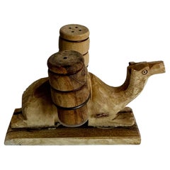 Shakers per sale e pepe in legno di cammello intagliato a mano - 3 pezzi