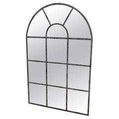 Französischer Fensterspiegel mit gewölbter Bogenplatte, großer Industriestil