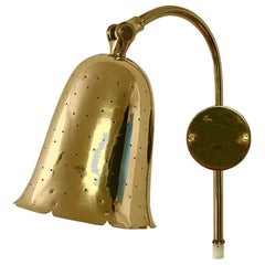 Schwedische Glockenförmige gelochte Wandlampe Nr. 6972 aus Messing von Boréns in Borås
