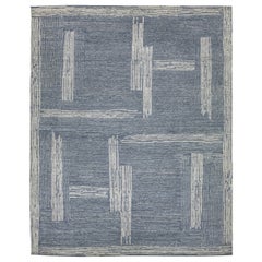 Moderner abstrakter Wollteppich im marokkanischen Stil in Hellblau von Apadana