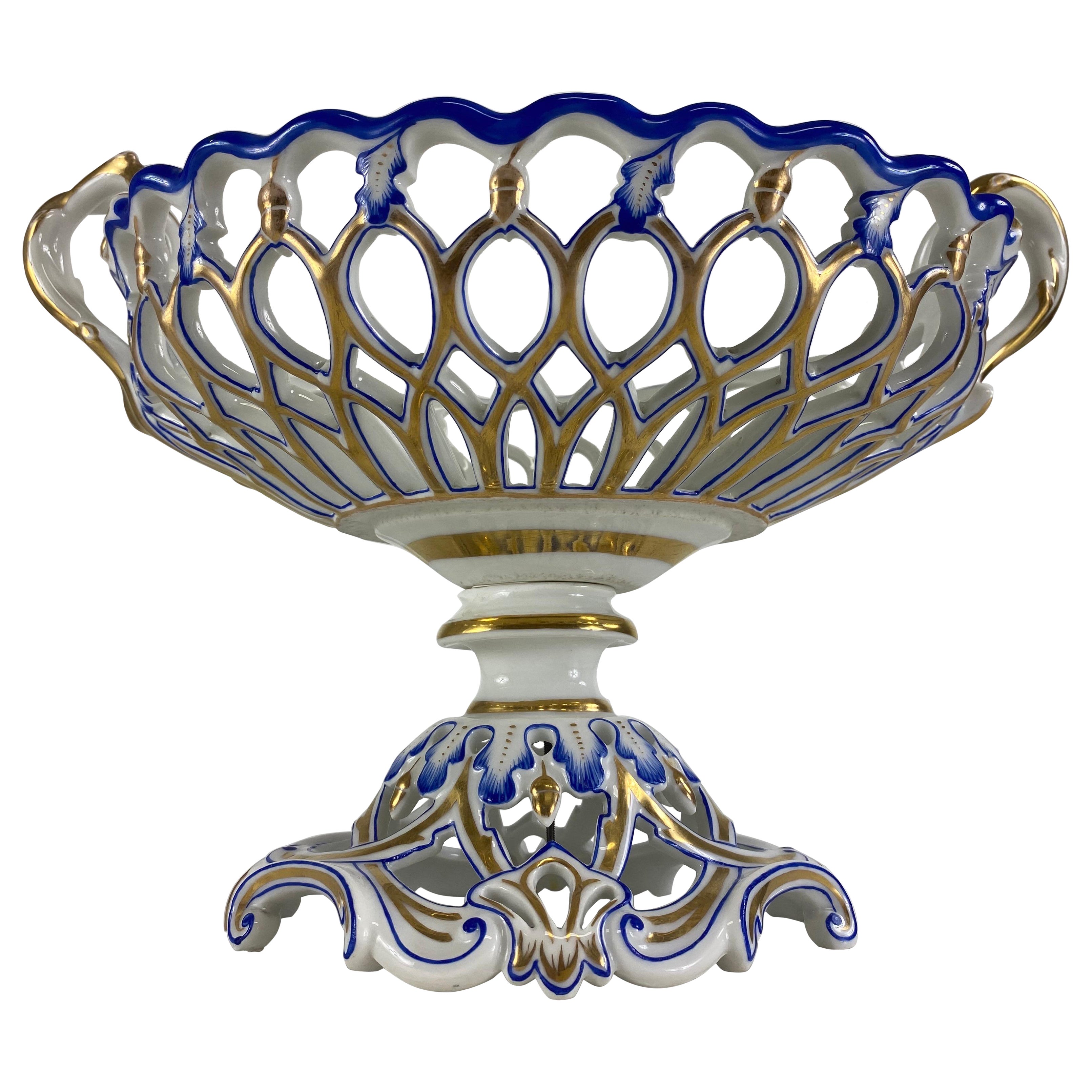 Late 19th century Paris porcelain hand painted decorative fretwork bowl For Sale