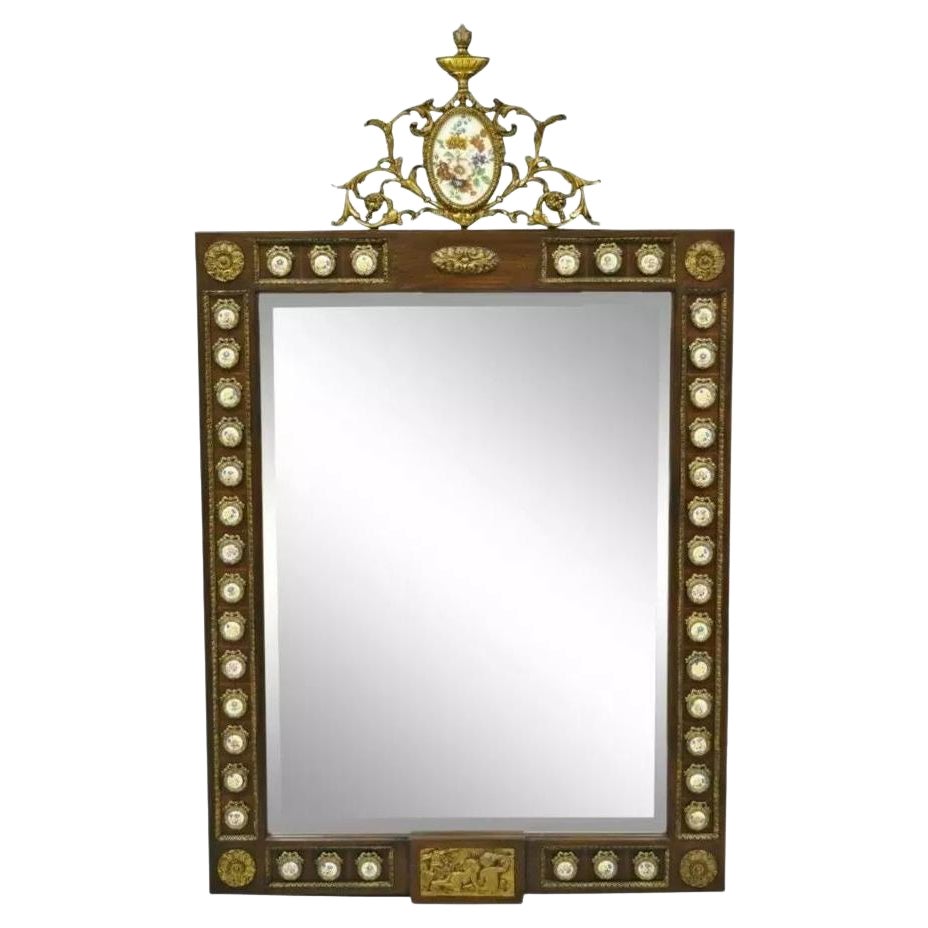 Specchio da parete con placca in ottone e porcellana in stile Luigi XV vintage