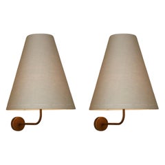 Par de apliques J 260 Apliques minimalistas, clásicos y a gran escala de Wende Reid