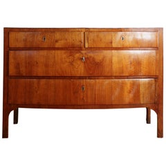Italie, Vénétie, Commode néoclassique à 4 tiroirs en placage de noyer, vers 1820