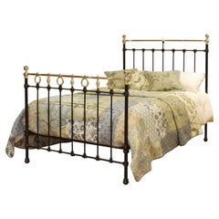 Cama Doble de Hierro Fundido Antiguo y Latón en Negro con Elementos Decorativos, MD162