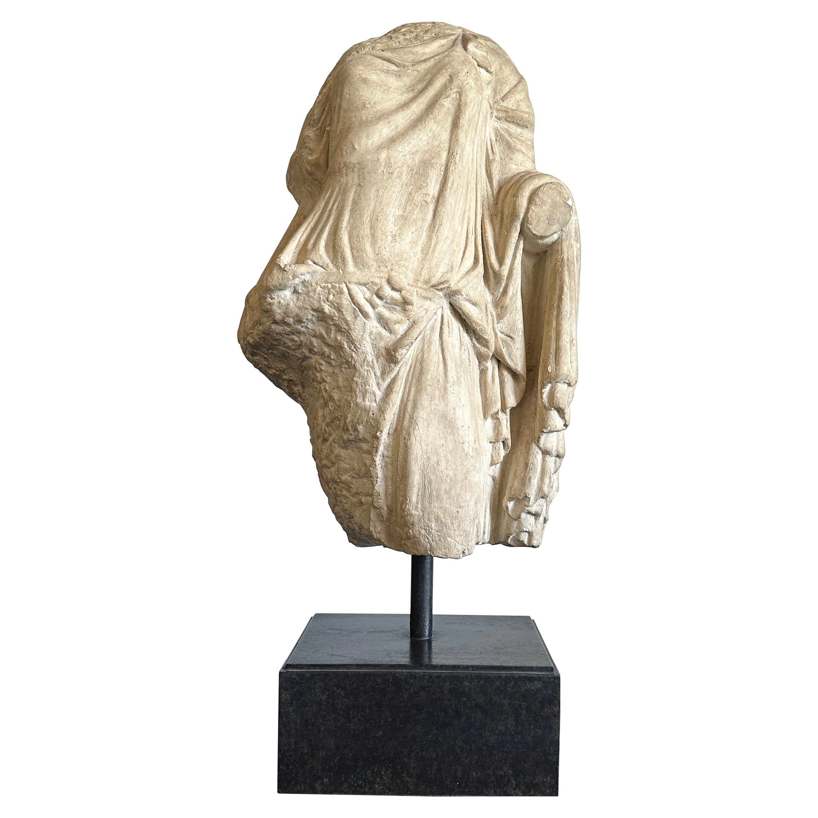 Torso romano in gesso di una dea su supporto - Replica in vendita