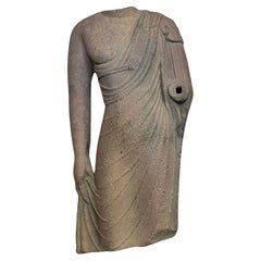 Torso di Buddha in pietra calcarea della Tang Dynasty