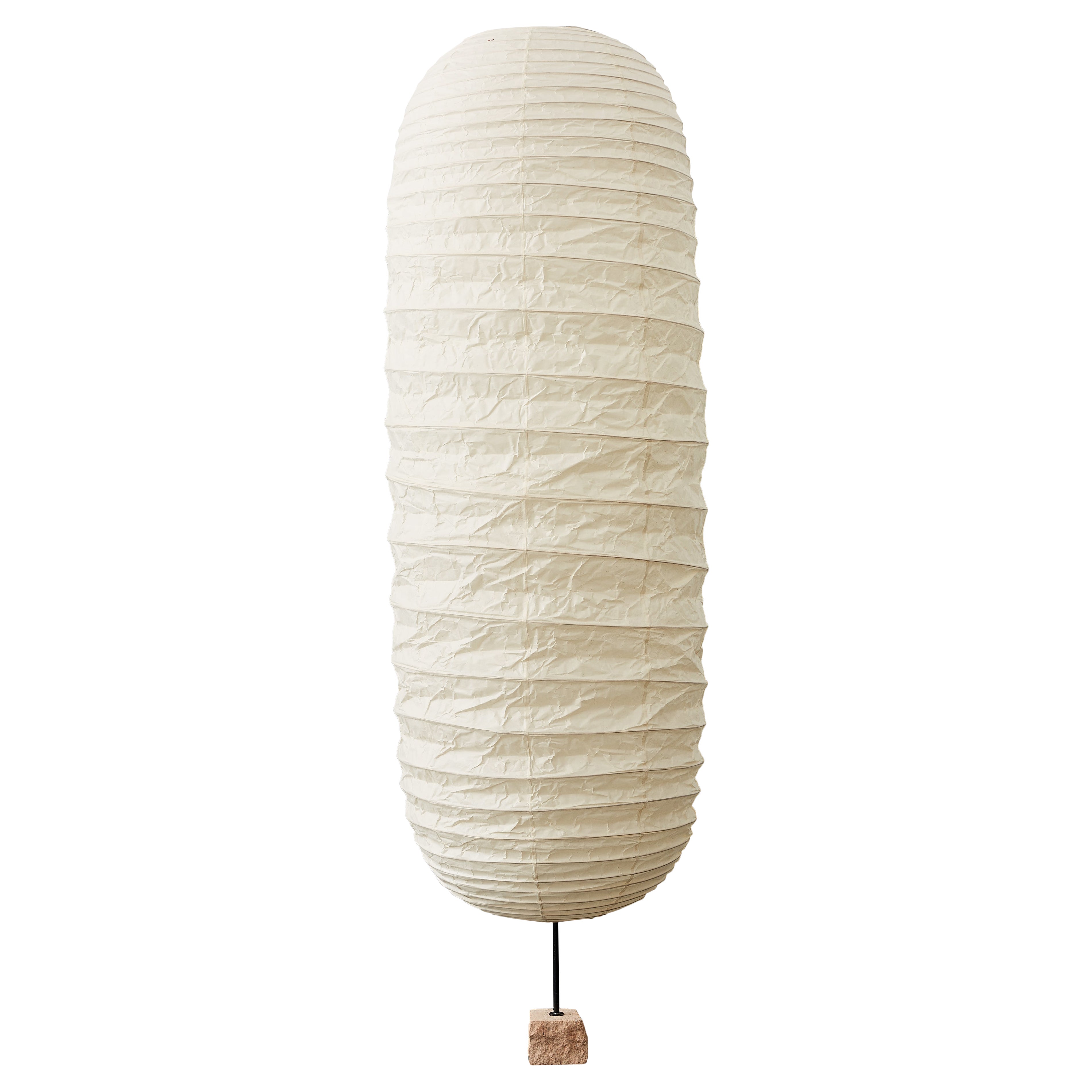 Sculpture lumineuse unique Isamu Noguchi Akari 32N avec base en pierre ligurienne en vente