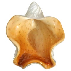 Barbini Murano Bianco Arancione Foglia d'Oro Ciotola Sculture di Conchiglie in Vetro d'Arte Italiana