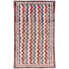Tapis d'appoint persan Gabbeh fait à la main du milieu du 20e siècle