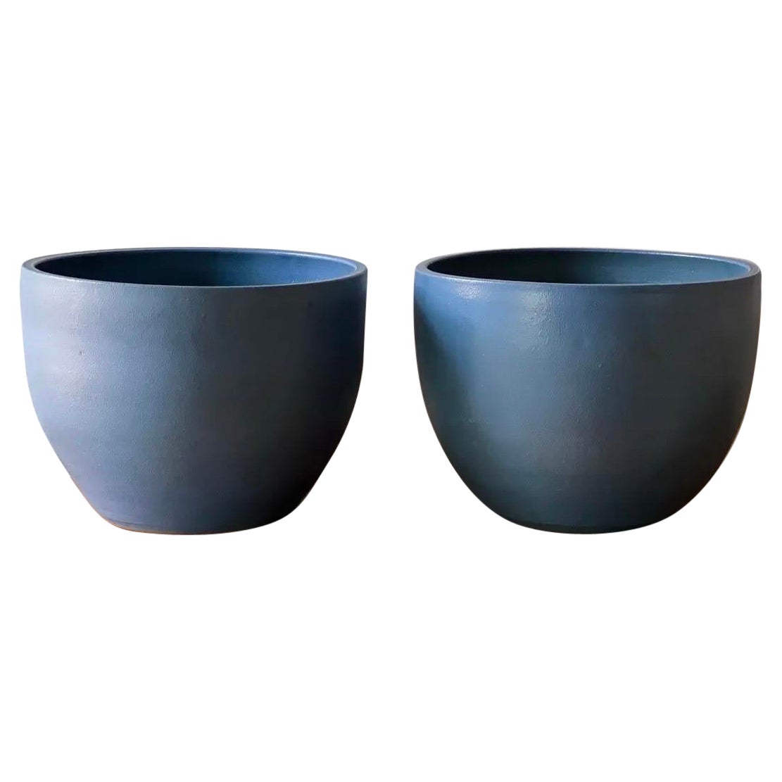 Earthgender Pflanzgefäße von David Cressey und Robert Maxwell in himmelblauer Glasur im Angebot