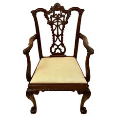 Silla de escritorio antigua victoriana de caoba tallada de calidad excepcional