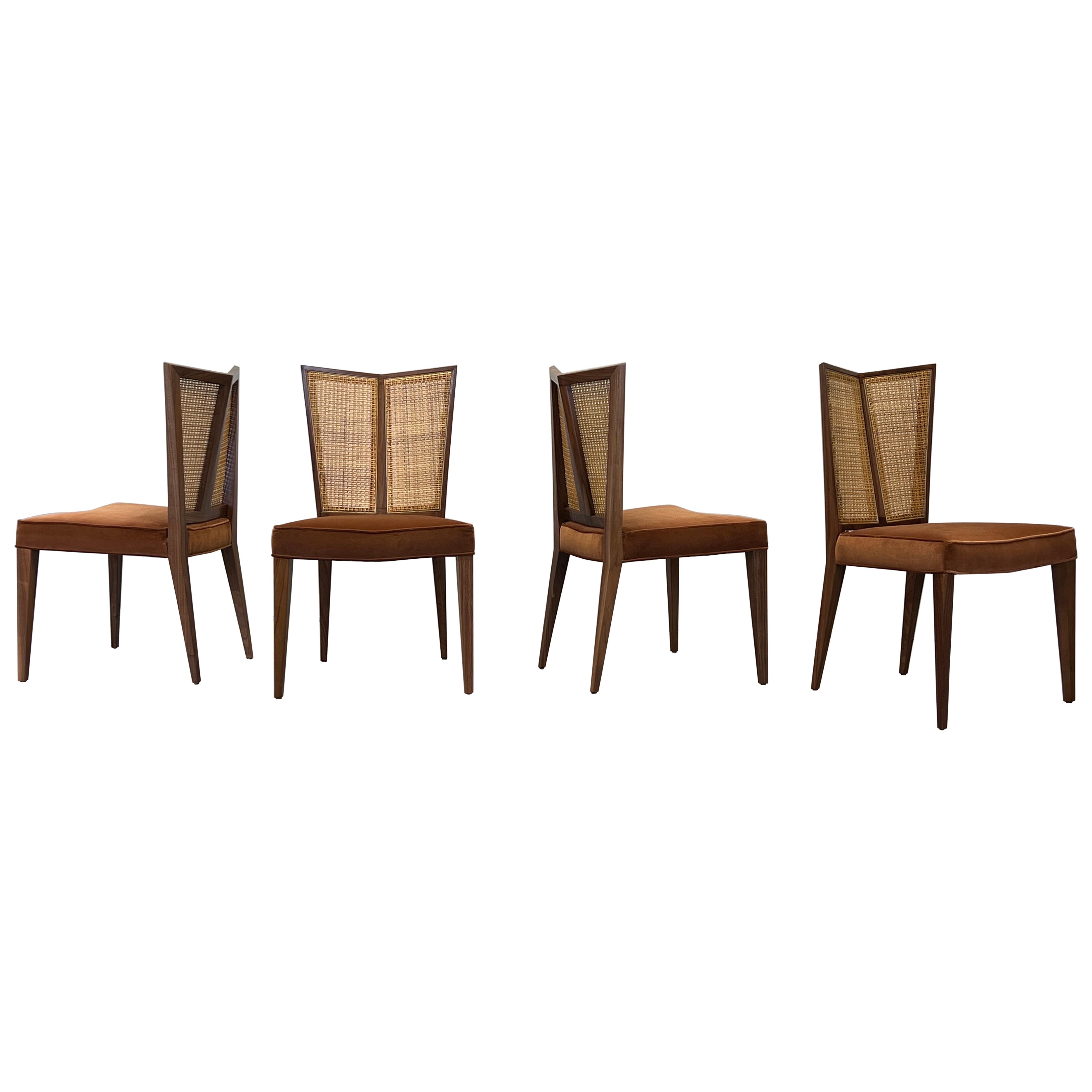 Cuatro sillas de comedor con respaldo en V de Michael Taylor para Baker en venta