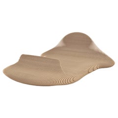 Parametrisches Bett aus nachhaltigem Teakholz - vom japanischen Minimalismus inspiriert