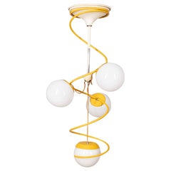 Lustre vintage des années 70 en verre et métal jaune de l'âge de l'espace design italien