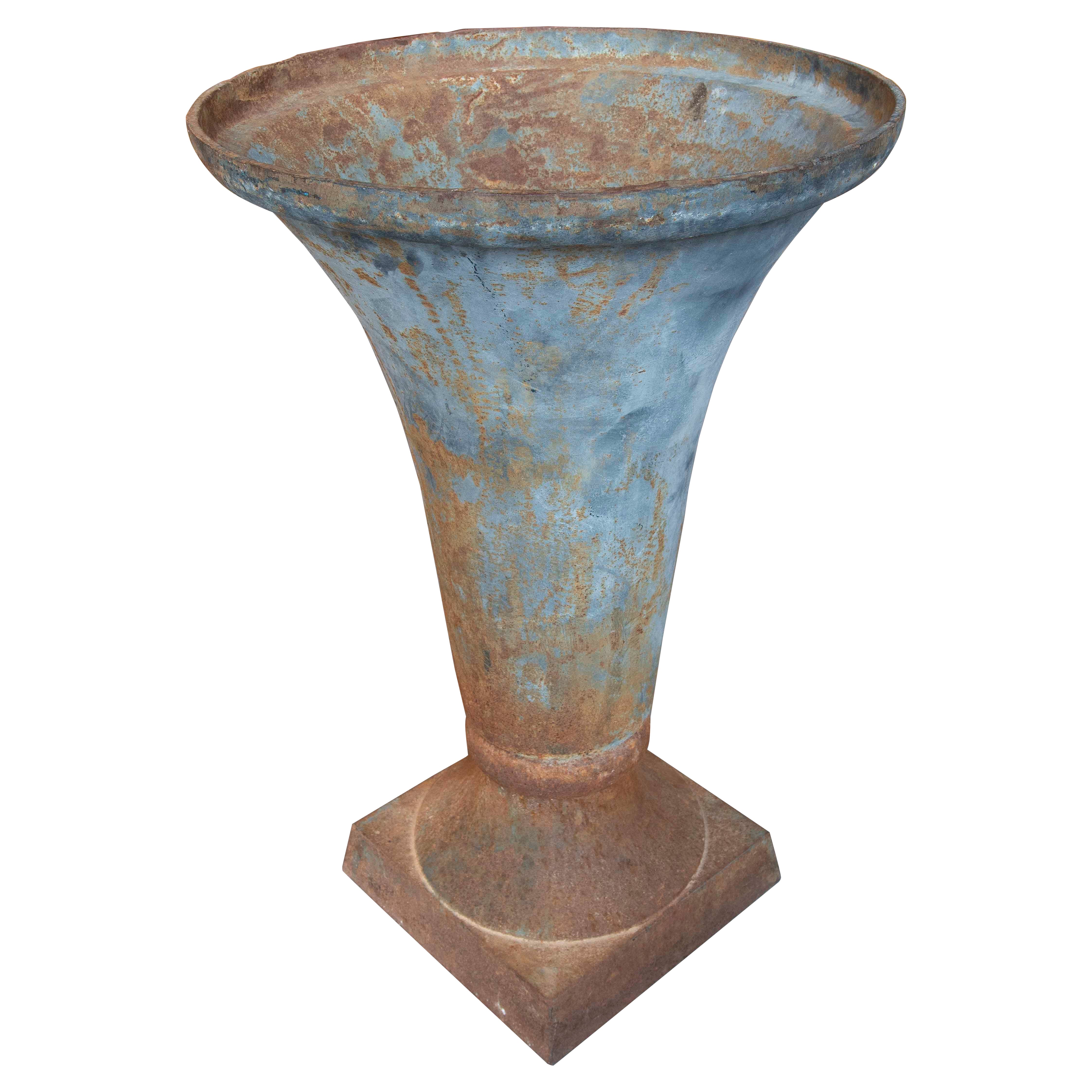 Coupe en fer des années 1930 au design simple pour le jardin France en vente
