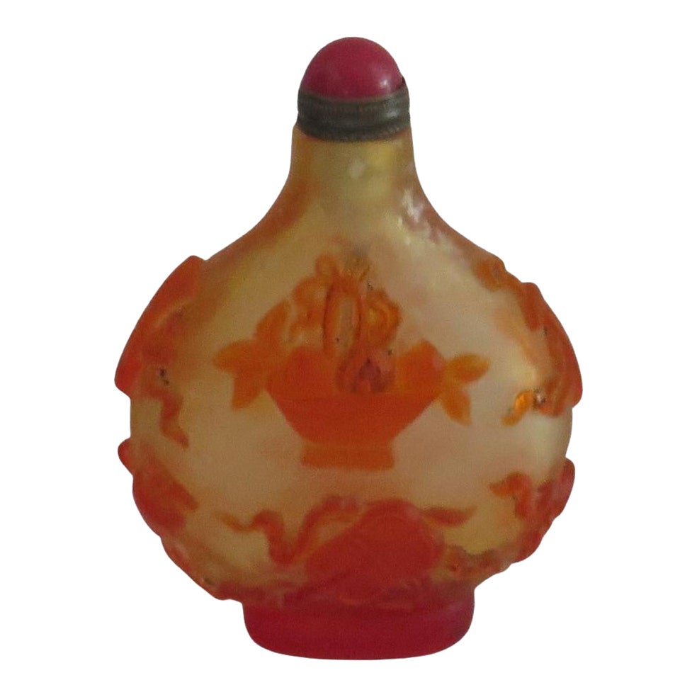Chinese Export Snuff Bottle in Overlay Cameo Glass Finely Carved, circa 1925