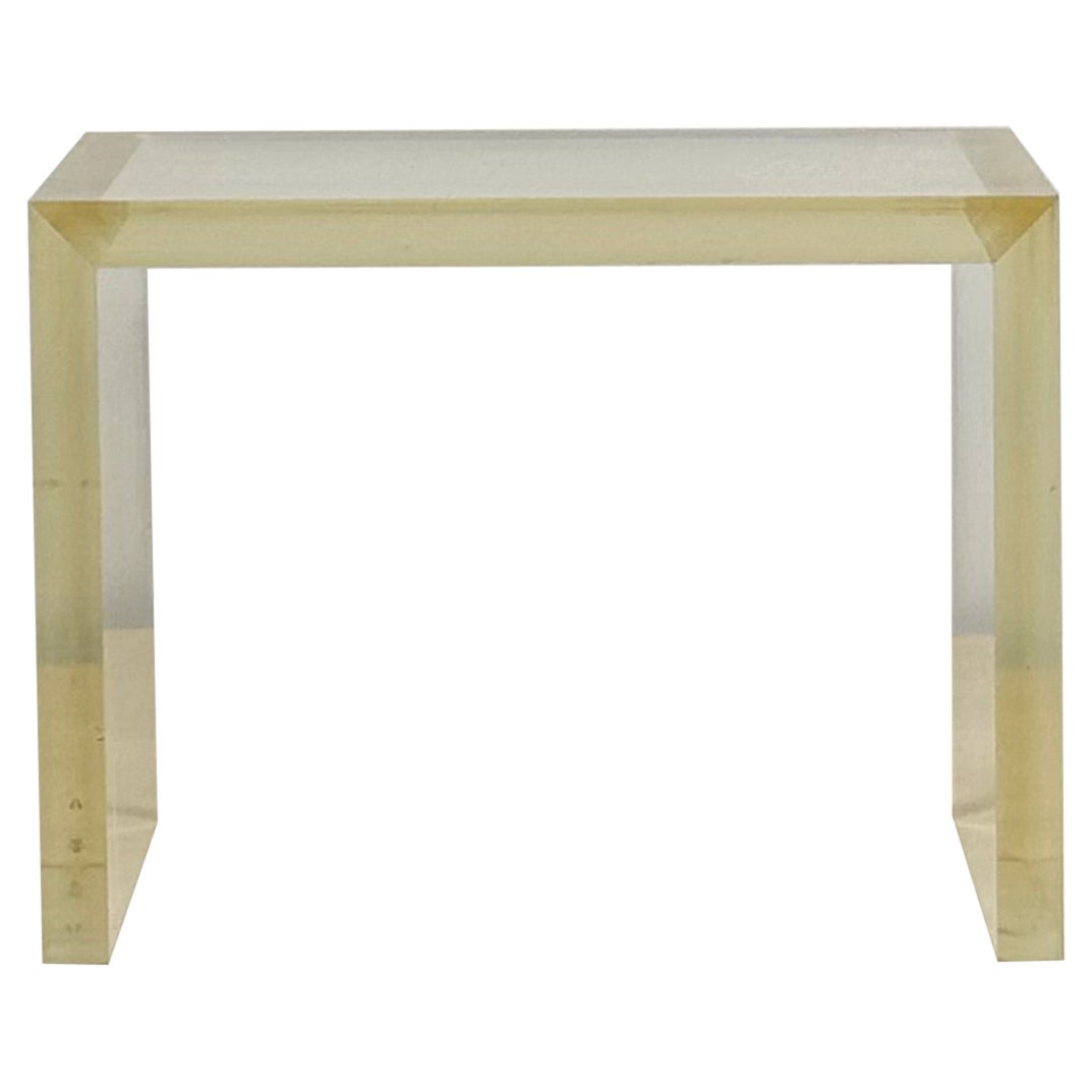 Minimalistischer postmoderner Beistelltisch aus dickem Lucite