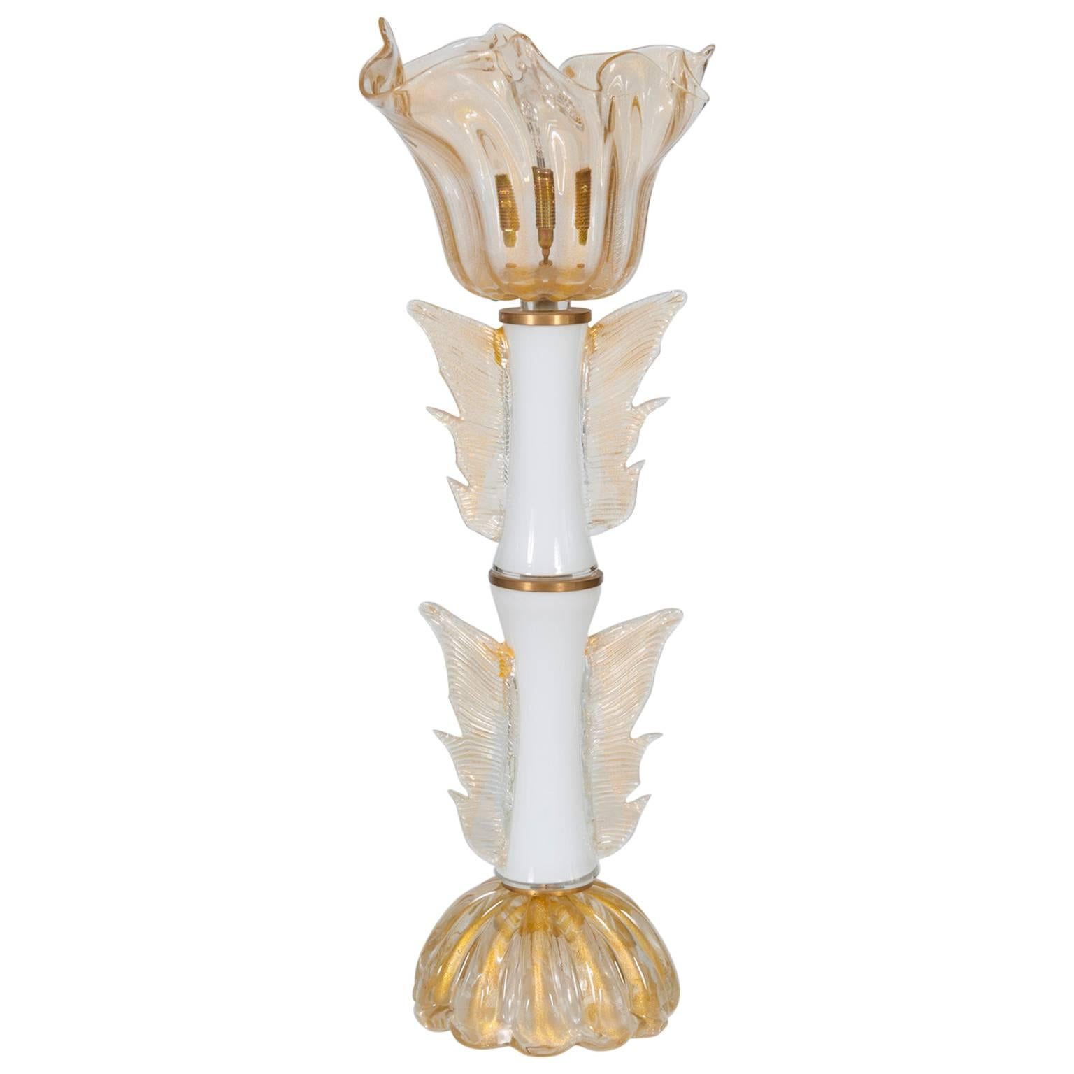 Italian Table Lamp in blown Murano Glass White Gold 24-K & Brass 1970s For Sale