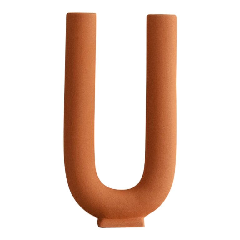Vase aus Keramik, handgefertigte Terrakota, unglasiert, „You