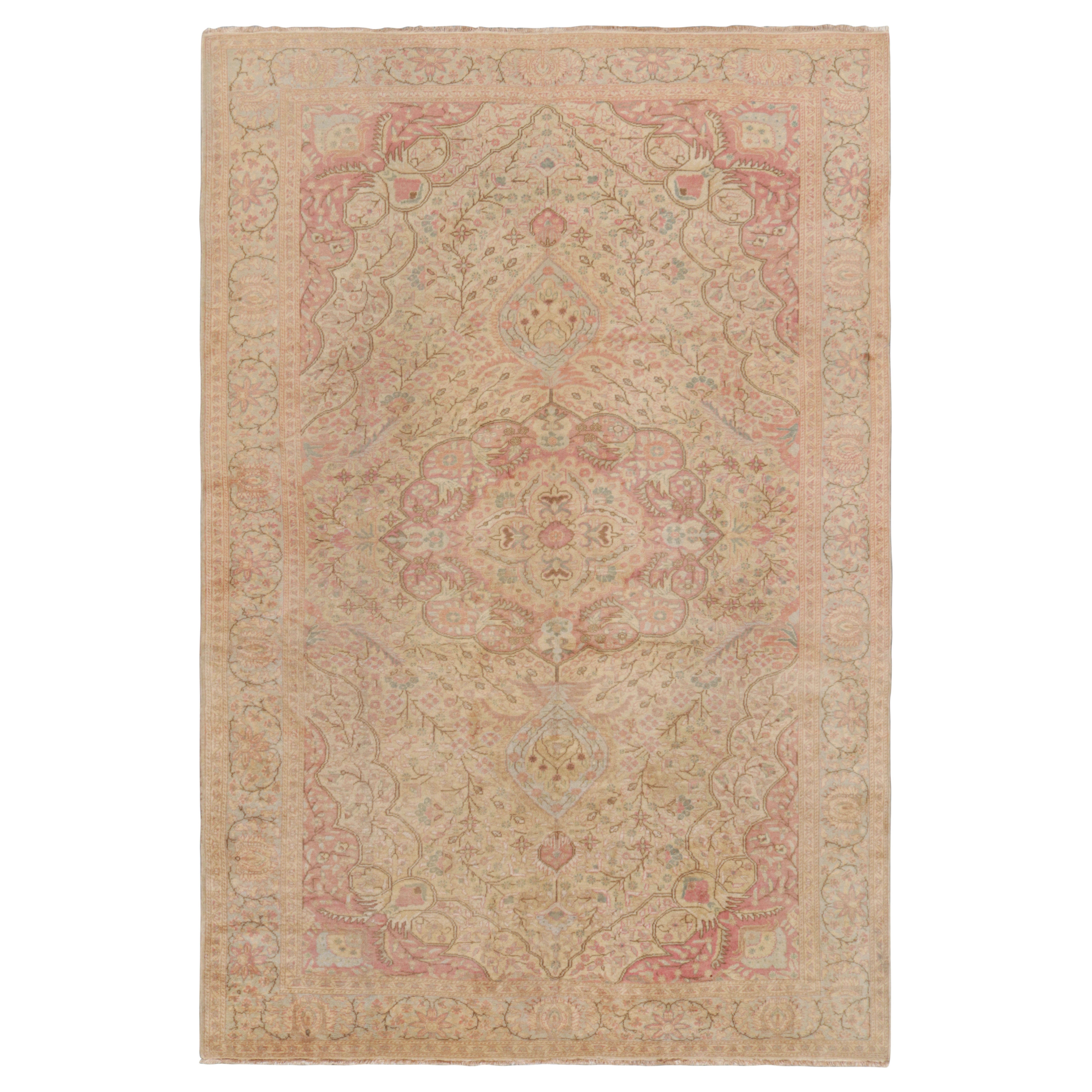 Vintage Turkish Sivas Rug in Beige with Pink Medallion For Sale
