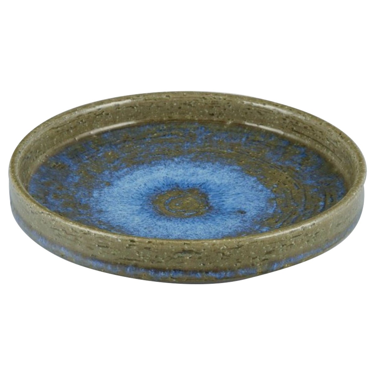 Palshus. Ceramic dish with glaze in green and blue tones.