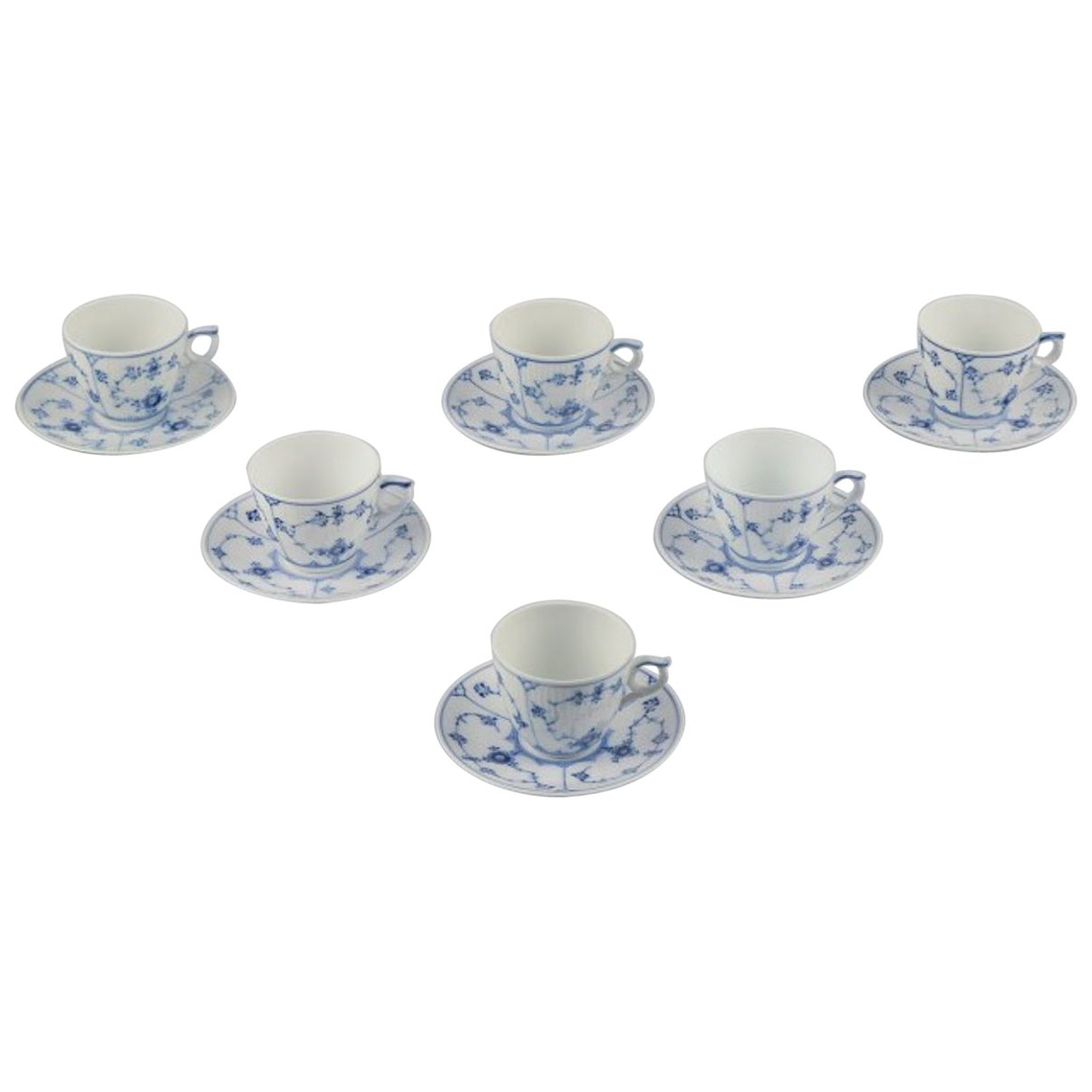 Royal Copenhagen Juego de seis tazas de café con platillos.
