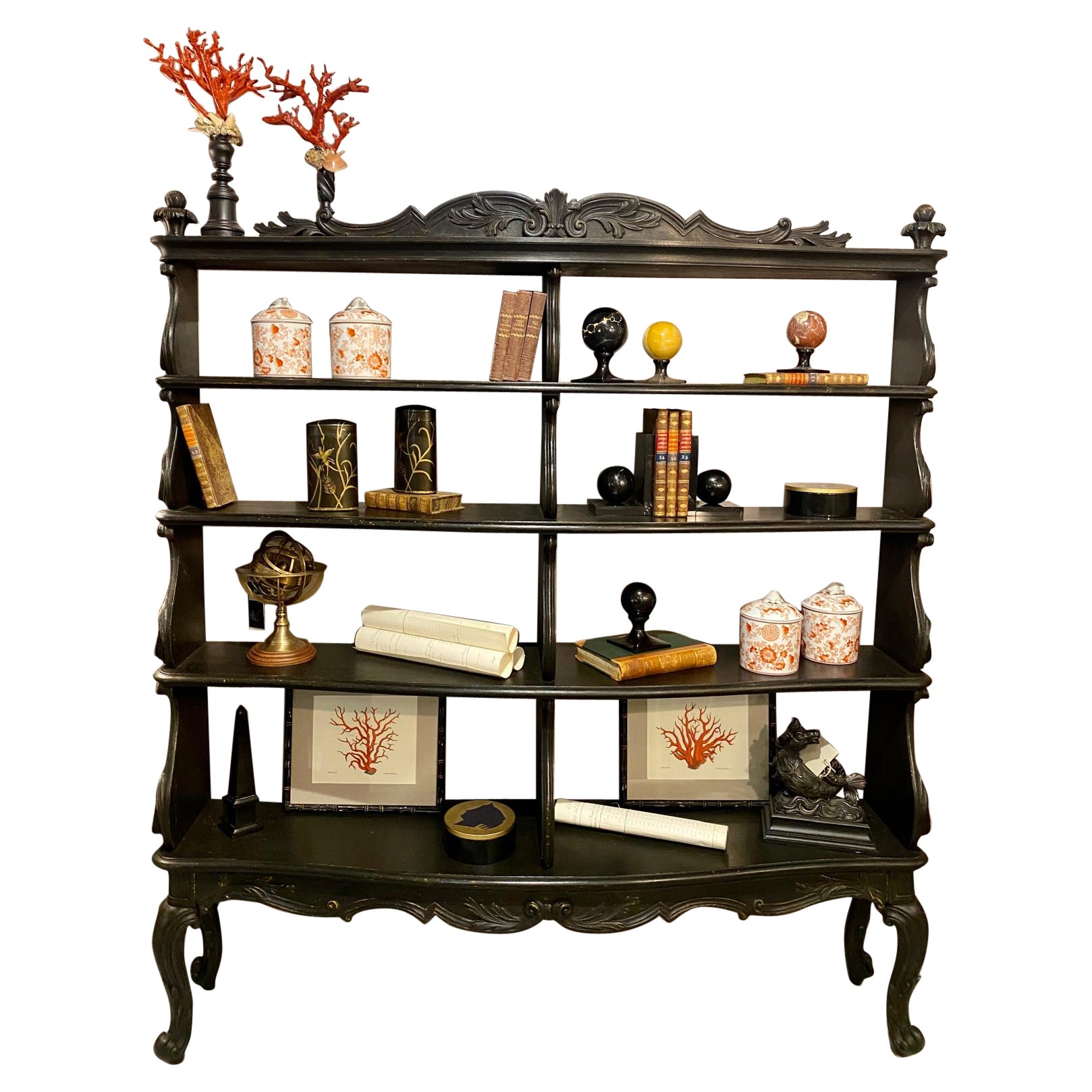 Bibliothèque italienne contemporaine de style Napoléon III en bois antique noir et or en vente