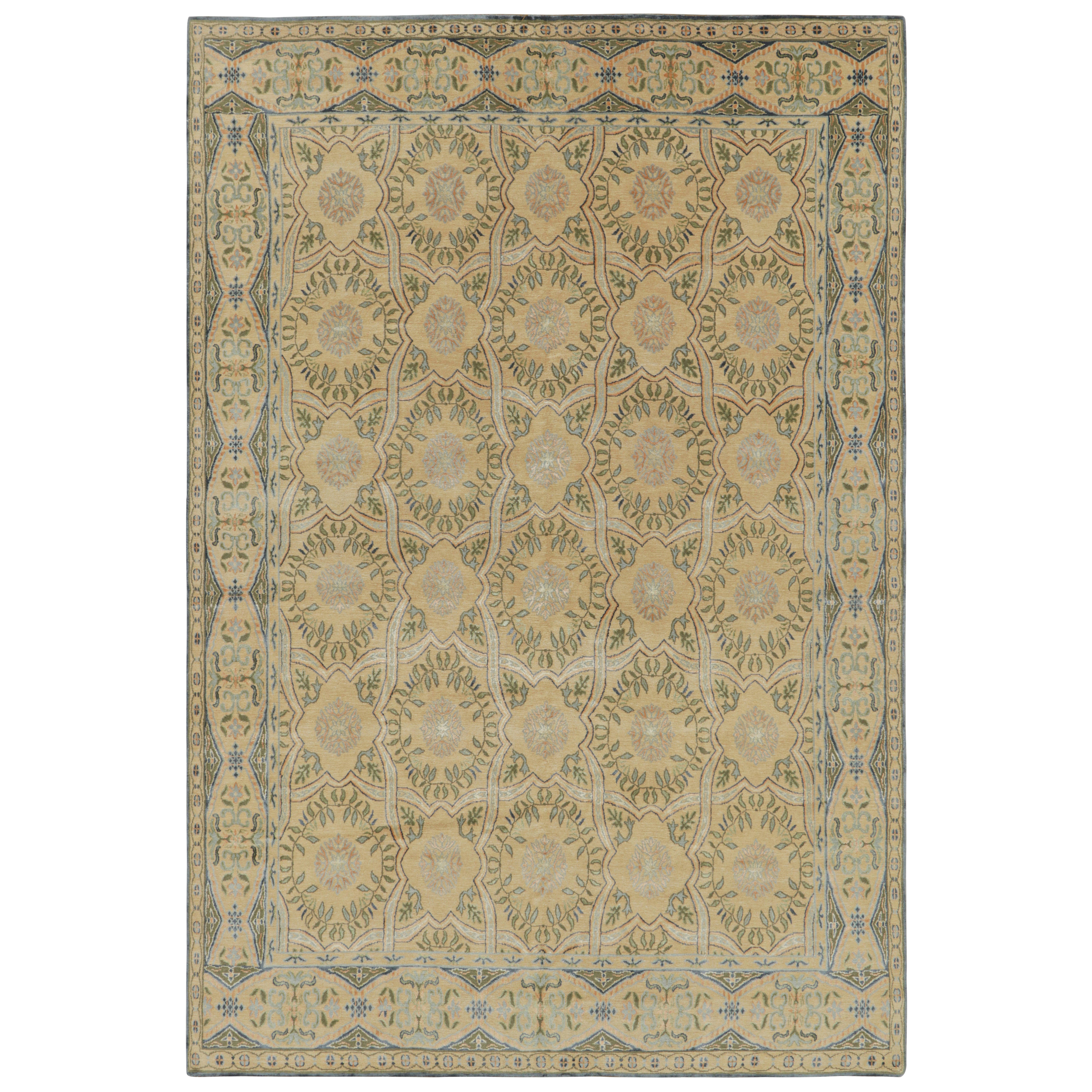 Alfombra estilo español de Rug & Kilim en dorado con motivos florales "Alcaraz" en venta